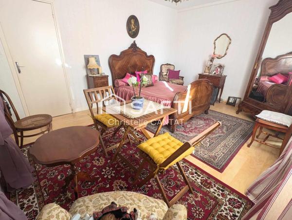 Maison avec 2 logements F5 et F3. Terrain.