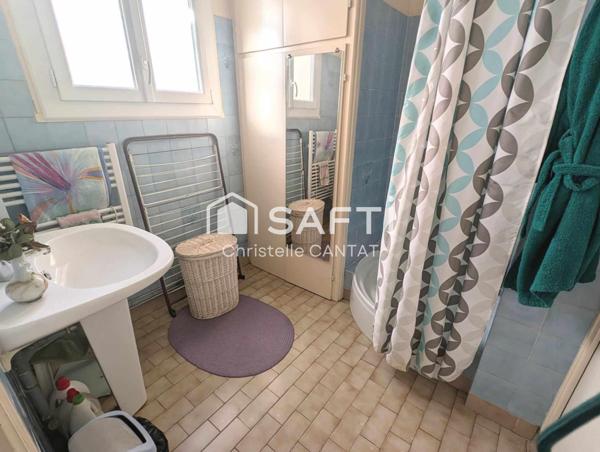 Maison avec 2 logements F5 et F3. Terrain.