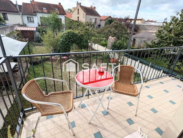 Maison avec 2 logements F5 et F3. Terrain.