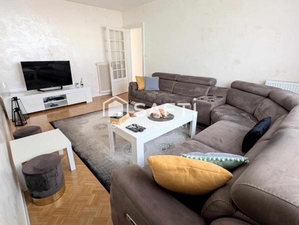 Maison avec 2 logements F5 et F3. Terrain.