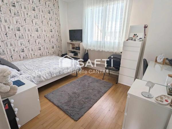 Maison avec 2 logements F5 et F3. Terrain.