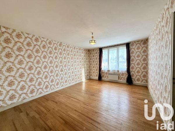 Longère 8 pièces de 122 m² à Lingreville (50660)