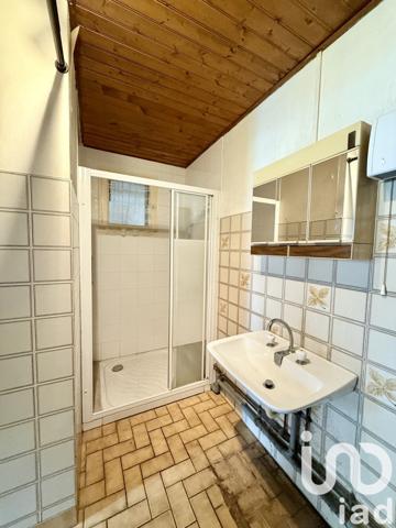 Longère 8 pièces de 122 m² à Lingreville (50660)