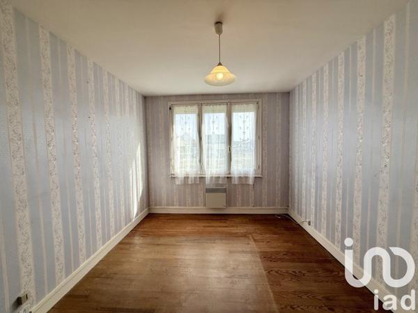 Longère 8 pièces de 122 m² à Lingreville (50660)