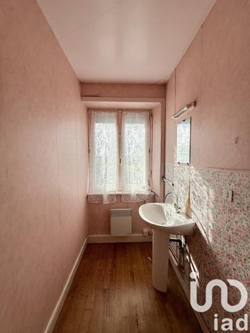 Longère 8 pièces de 122 m² à Lingreville (50660)