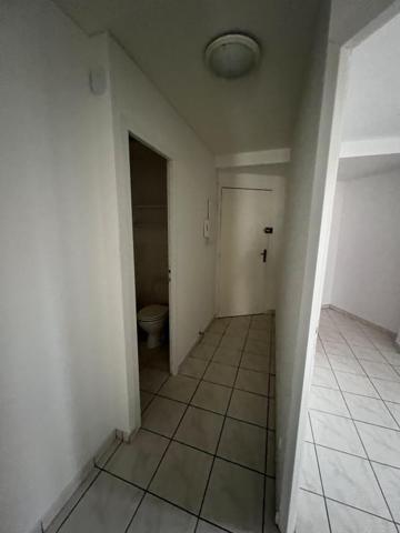 REF 11431 - 10 rue Sous Sainte Claire - F3 au 3ème étage