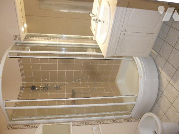 A Cosne-Cours-sur-Loire, bien rare situé en plein coeur du centre ville à deux pas des commerces,