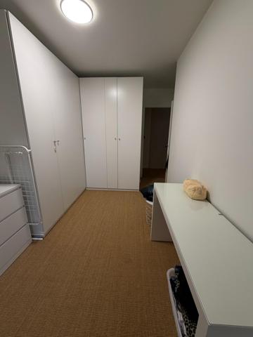 Très bel attique T3 de 68 m2. Grande pièce de vie