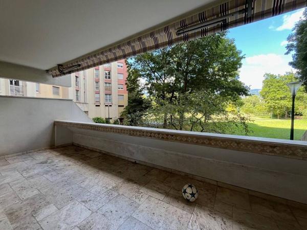 APPARTEMENT T5 A LOUER