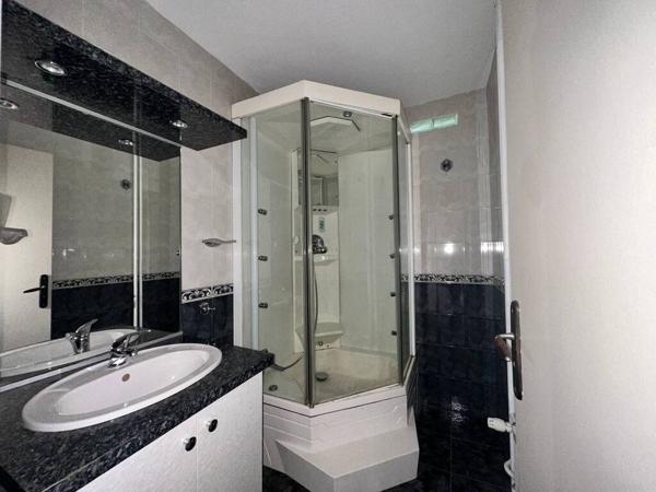 APPARTEMENT T5 A LOUER