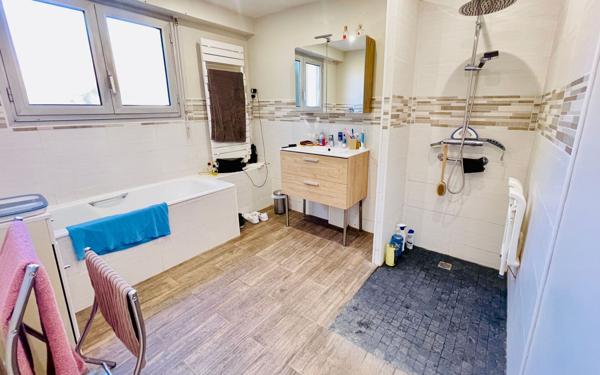 Maison à vendre    4 pièces •  Saugnac-et-Cambran