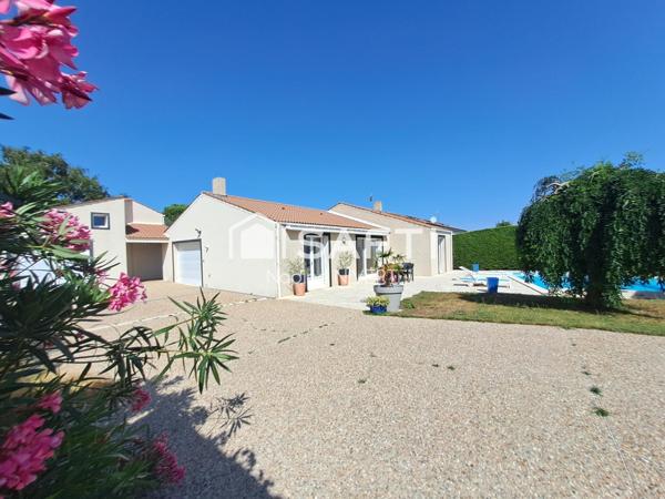 Maison 170M2, 4 chambres, jardin clos, piscine