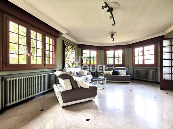 MAISON À VENDRE DE 6 PIÈCES DE 220,00 M²