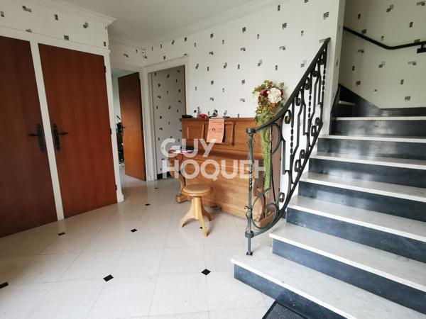 MAISON À VENDRE DE 6 PIÈCES DE 220,00 M²