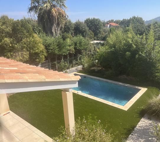 HYERES Ouest , A Vendre, Villa Neuve T7, 142.50 M2, Jardin, Piscine, Garage.