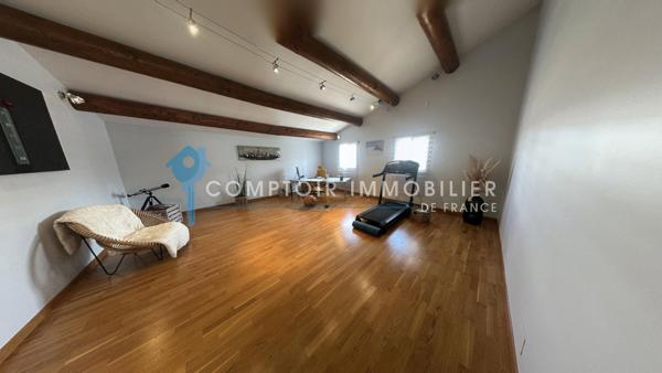 Maison
                                                                                                                                                                                                                                                                                                                        5 pièce(s)                                                                                                                                                                                                          4 chambre(s)                                                                                                                                                                                                          210  m²
