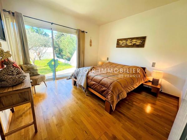 Maison
                                                                                                                                                                                                                                                                                                                        5 pièce(s)                                                                                                                                                                                                          4 chambre(s)                                                                                                                                                                                                          210  m²