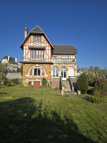 À vendre - Maison bourgeoise, 9 pièces située à Brunoy (91800)