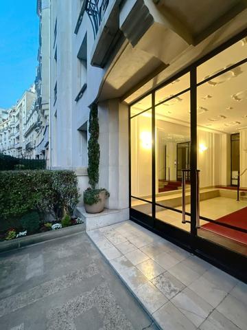 A VENDRE - Studio - Paris 16e, Rue du Conseiller Collignon.