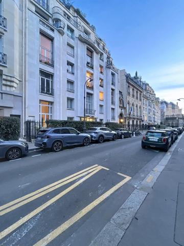 A VENDRE - Studio - Paris 16e, Rue du Conseiller Collignon.