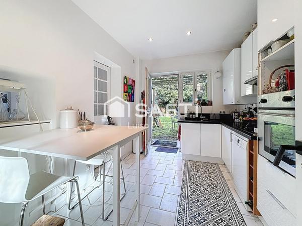 A pied de la gare, du centre-ville et des bords de Seine