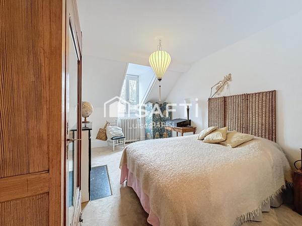 A pied de la gare, du centre-ville et des bords de Seine