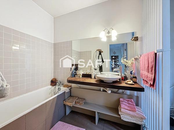 A pied de la gare, du centre-ville et des bords de Seine