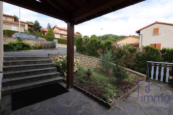 REF LSG756 - 35 CHEMIN DE LA BESSE BRIVES CHARENSAC - Maison de type F5 sur terrain arboré