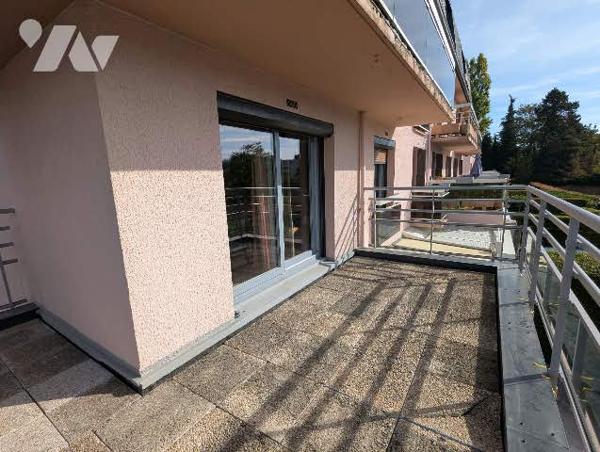 Appartement de type 4 d'une surface de 70m² avec terrasse, garage, cave et place de stationnement