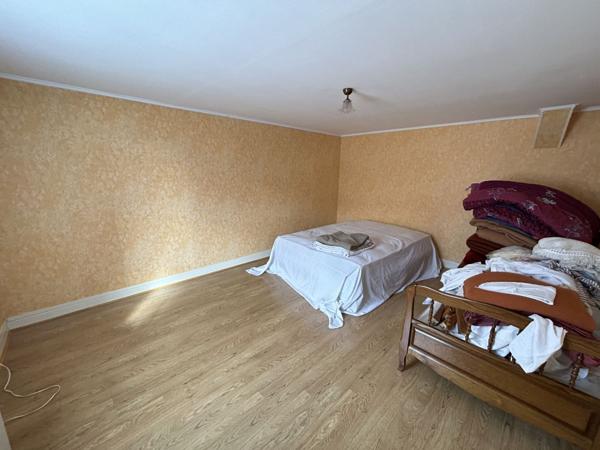 Vente Maison175,46 m² - 9 Pièces - SAINT AMAND MONTROND (18200)