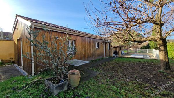 Maison à proximité de tous commerces.