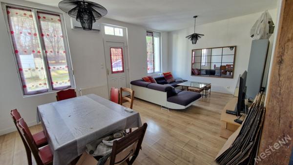 Maison à proximité de tous commerces.