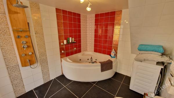 Maison à proximité de tous commerces.