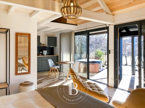 Champs-sur-Tarentaine-Marchal, Gîte  631 m² à vendre