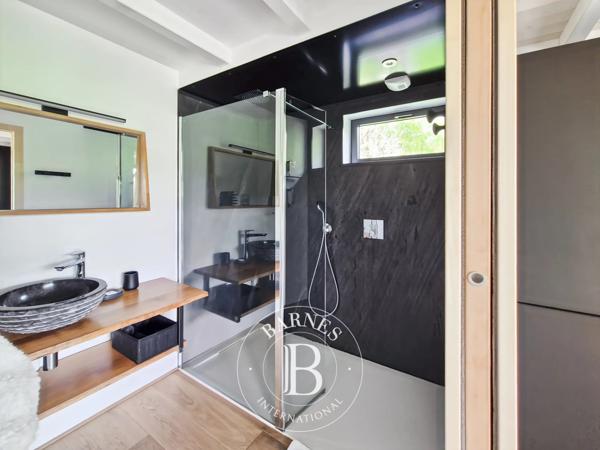 Champs-sur-Tarentaine-Marchal, Gîte  631 m² à vendre
