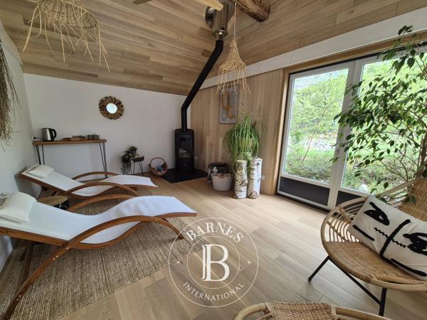 Champs-sur-Tarentaine-Marchal, Gîte  631 m² à vendre