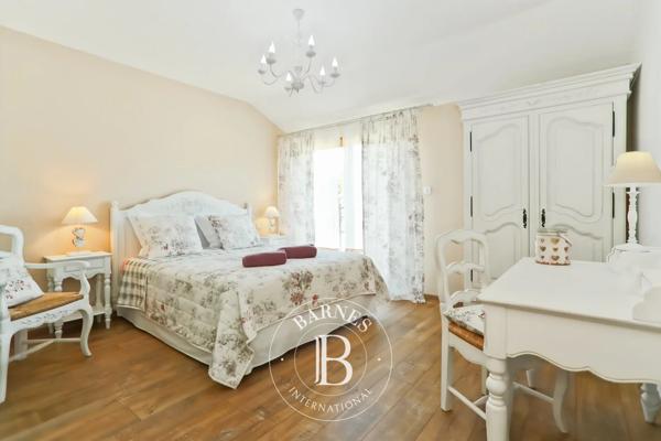 Champs-sur-Tarentaine-Marchal, Gîte  631 m² à vendre