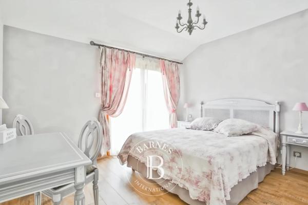 Champs-sur-Tarentaine-Marchal, Gîte  631 m² à vendre