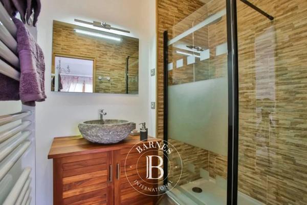 Champs-sur-Tarentaine-Marchal, Gîte  631 m² à vendre