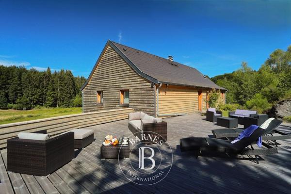 Champs-sur-Tarentaine-Marchal, Gîte  631 m² à vendre