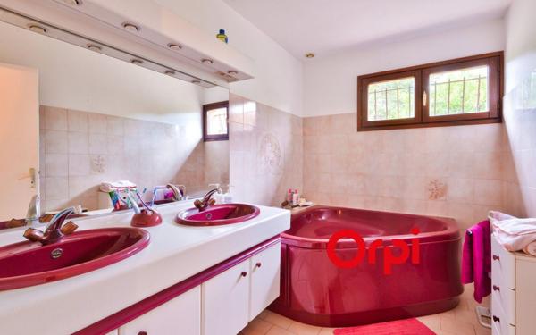 Maison à vendre    5 pièces •  Sainte-Foy-lès-Lyon