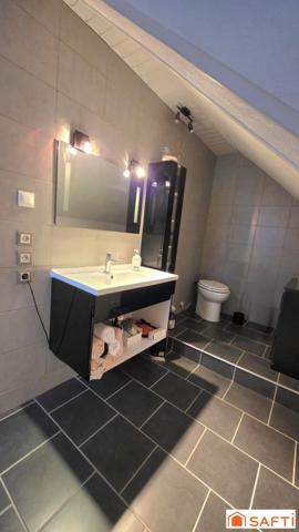 Très belle longère T6 de 163m², habitable de plain pied, sur un parc de 1884m²