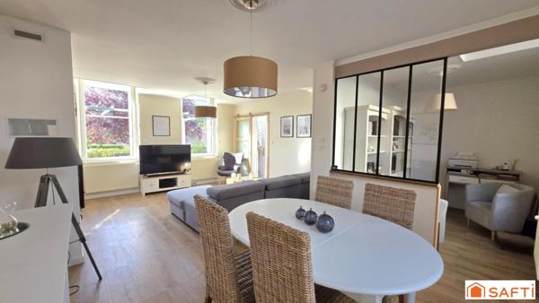 Très belle longère T6 de 163m², habitable de plain pied, sur un parc de 1884m²