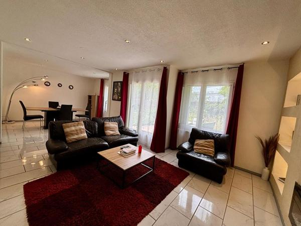 Maison mitoyenne des deux côtés ? 101 m² habitables sur terrain de 274 m² - 3 chambres