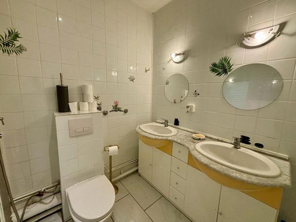 Maison mitoyenne des deux côtés ? 101 m² habitables sur terrain de 274 m² - 3 chambres