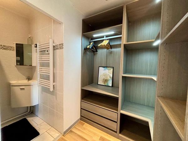 Maison mitoyenne des deux côtés ? 101 m² habitables sur terrain de 274 m² - 3 chambres