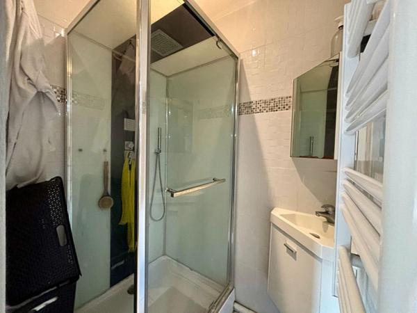 Maison mitoyenne des deux côtés ? 101 m² habitables sur terrain de 274 m² - 3 chambres