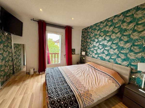 Maison mitoyenne des deux côtés ? 101 m² habitables sur terrain de 274 m² - 3 chambres