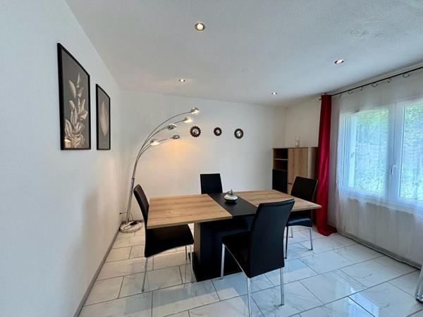 Maison mitoyenne des deux côtés ? 101 m² habitables sur terrain de 274 m² - 3 chambres