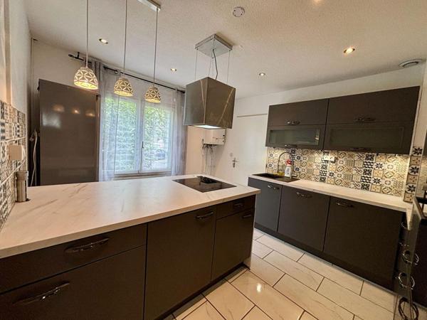 Maison mitoyenne des deux côtés ? 101 m² habitables sur terrain de 274 m² - 3 chambres
